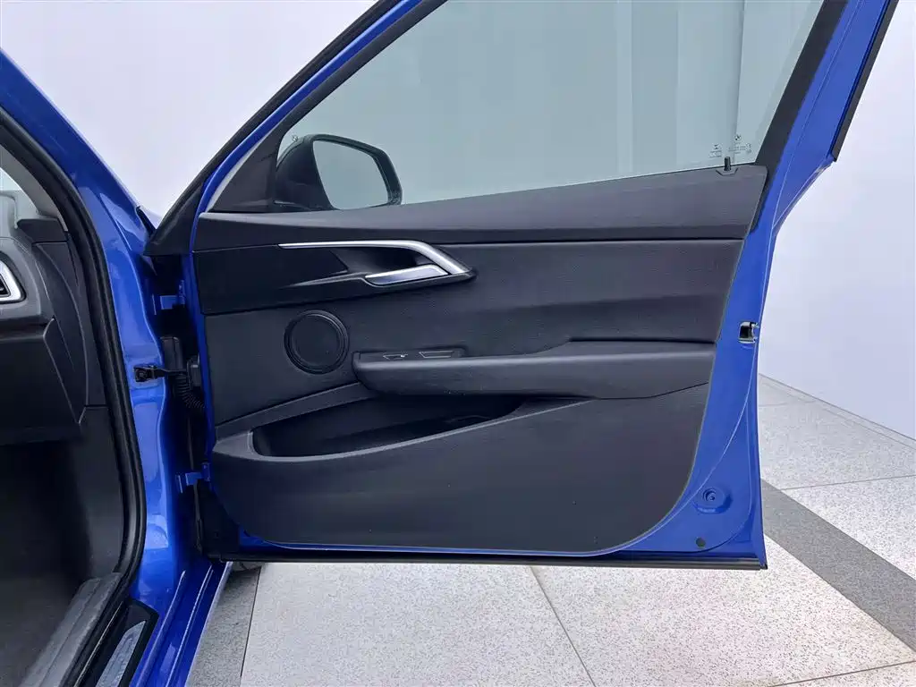 BMW BMW 1 Series 2017 118i Sport Line 2018 - thumbnail 21