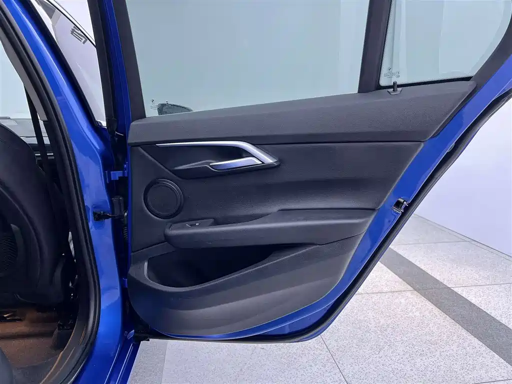 BMW BMW 1 Series 2017 118i Sport Line 2018 - thumbnail 28