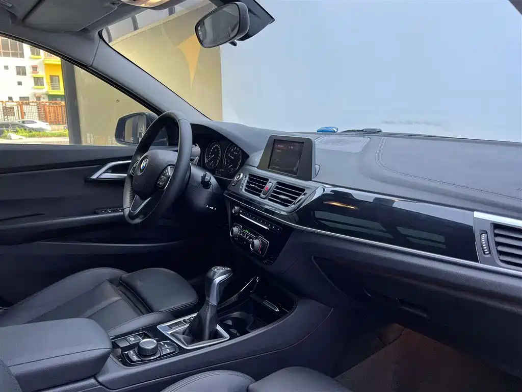BMW BMW 1 Series 2017 118i Sport Line 2018 - thumbnail 29