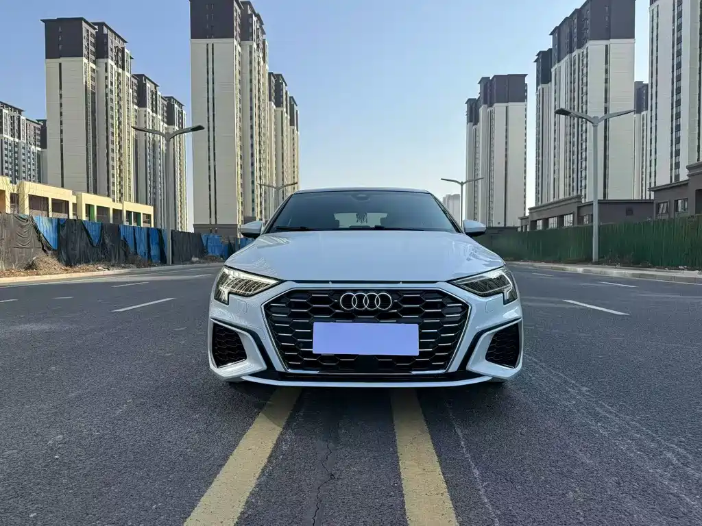 Audi Audi A3 2022 Sportback 35 TFSI Advanced Elegant Edition 2022 - thumbnail 2