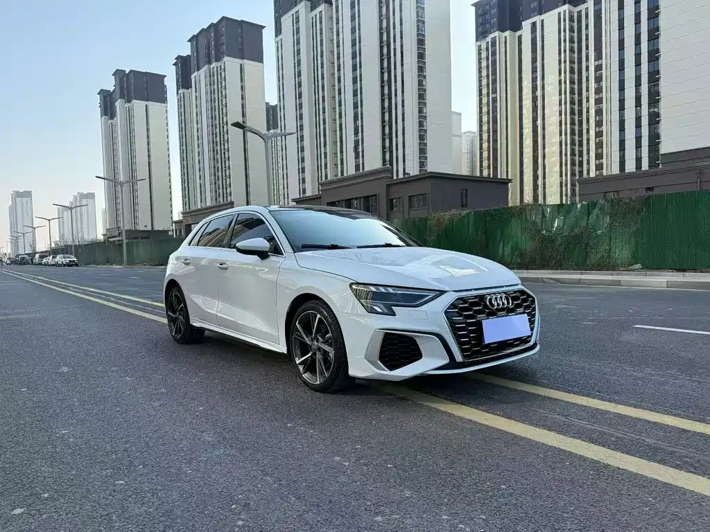 Audi Audi A3 2022 Sportback 35 TFSI Advanced Elegant Edition 2022 - thumbnail 3