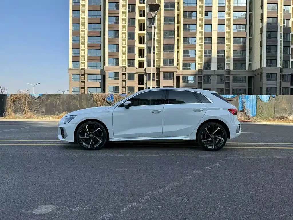 Audi Audi A3 2022 Sportback 35 TFSI Advanced Elegant Edition 2022 - thumbnail 8