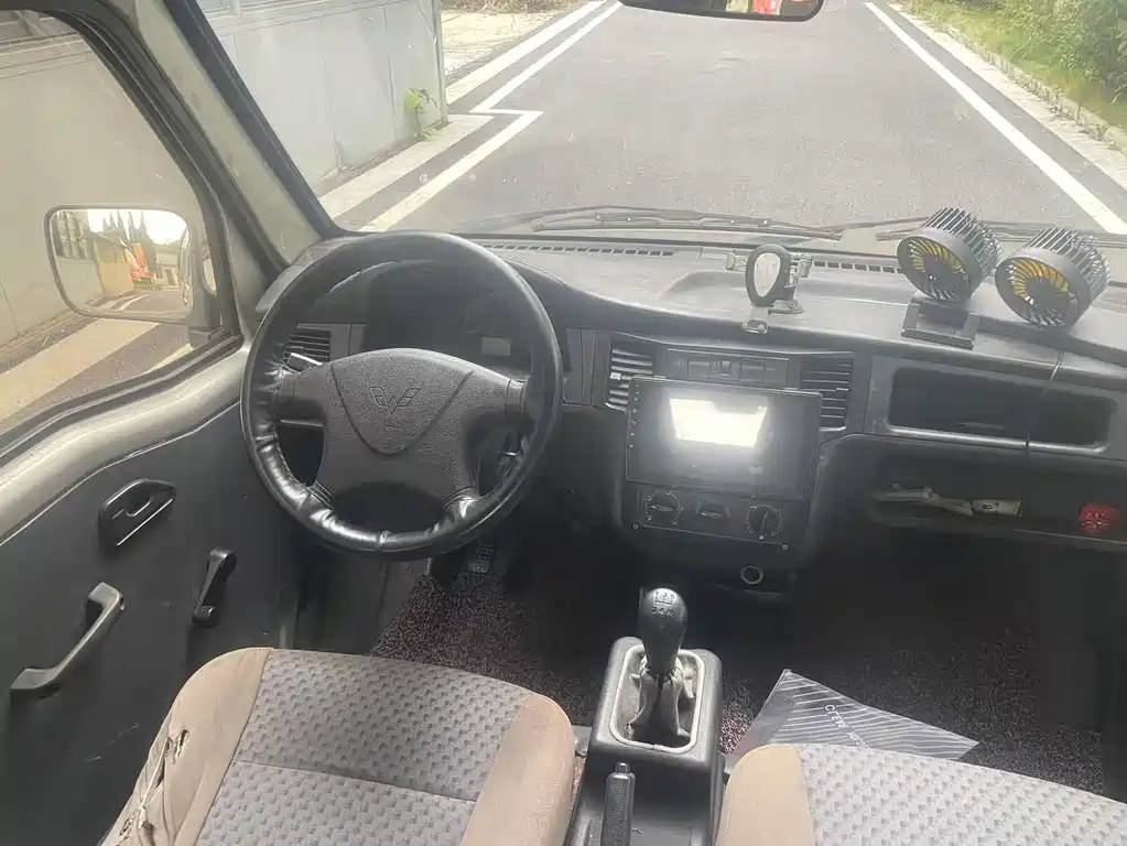 Wuling Motors Wuling Zhiguang 2013 1.0L Basic Model 2015 - thumbnail 11