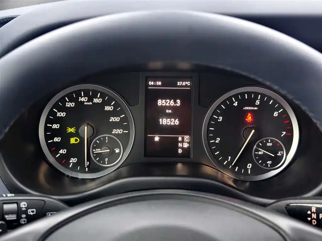 Mercedes-Benz Vito 2023 2.0T Business Edition 7-seater 2023 - thumbnail 11