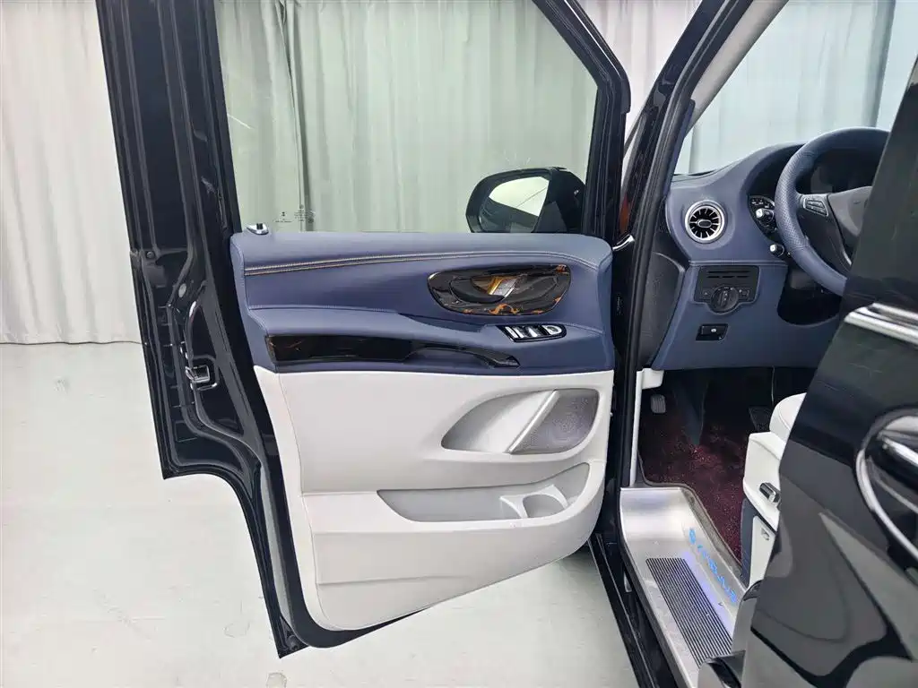 Mercedes-Benz Vito 2023 2.0T Business Edition 7-seater 2023 - thumbnail 12
