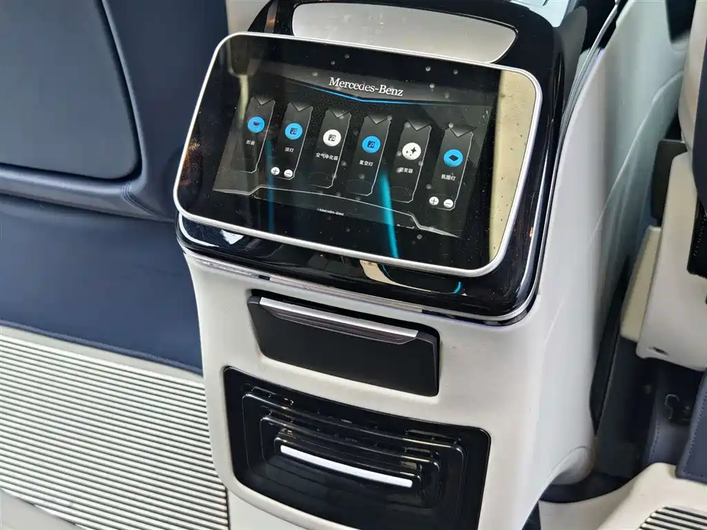 Mercedes-Benz Vito 2023 2.0T Business Edition 7-seater 2023 - thumbnail 17