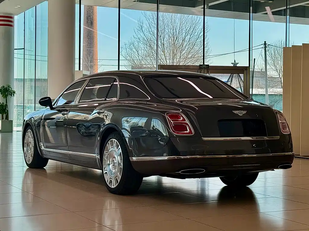 Bentley Mulsanne 2017 6.8T Long Wheelbase 2018 - thumbnail 4