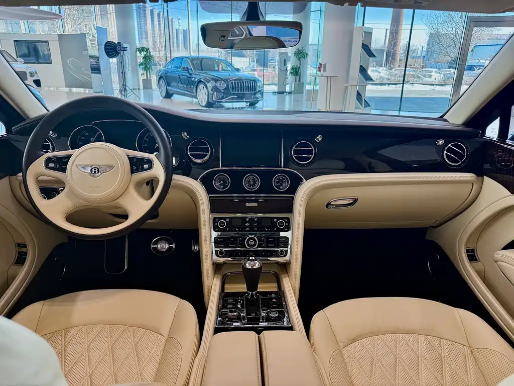 Bentley Mulsanne 2017 6.8T Long Wheelbase 2018 - thumbnail 10