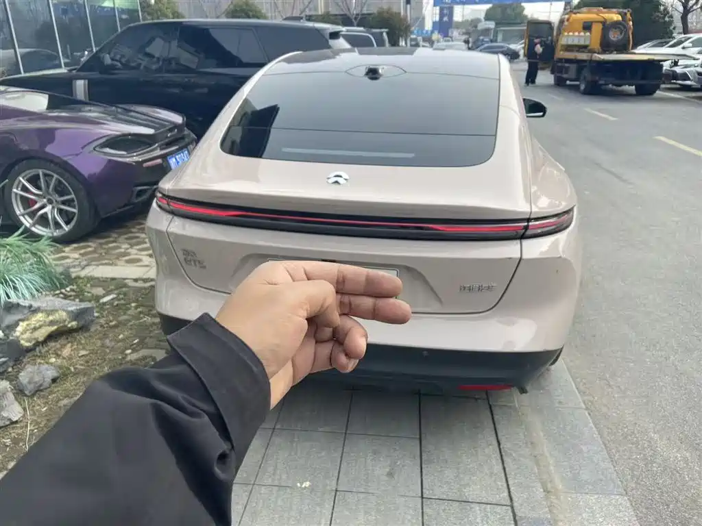 NIO NIO ET5 2022 75kWh 2023 - thumbnail 4