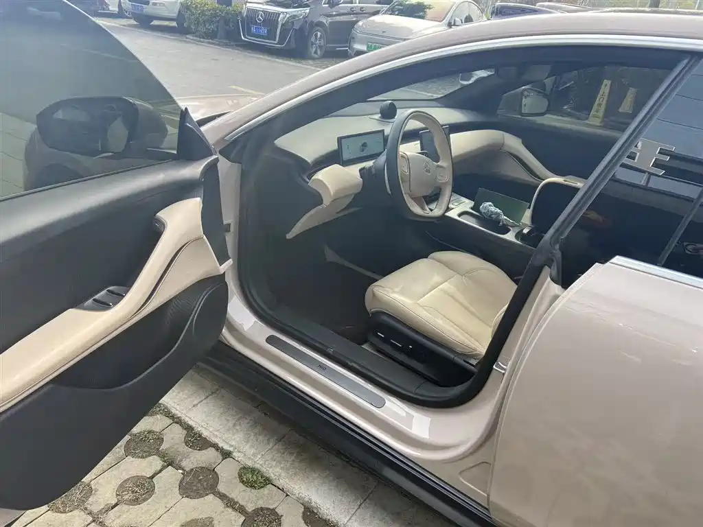 NIO NIO ET5 2022 75kWh 2023 - thumbnail 7