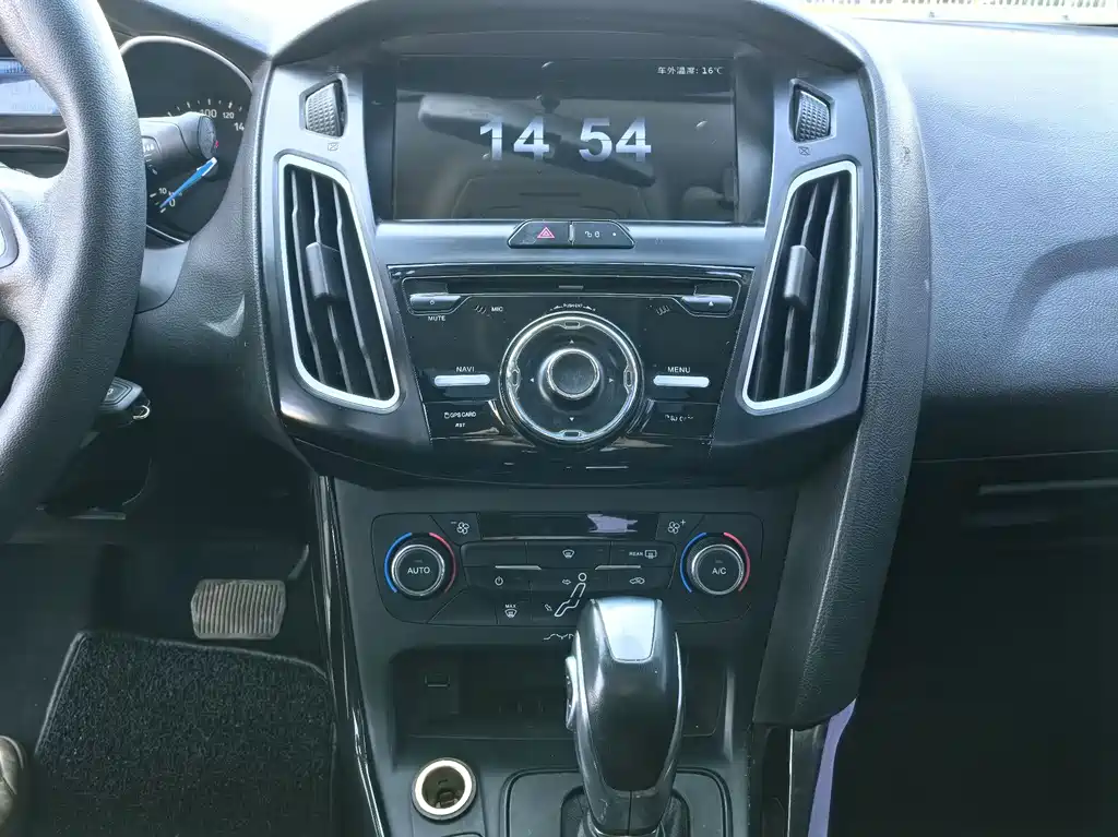 Ford Ford Focus 2015 Sedan 1.6L Automatic Fashion Edition 2016 - thumbnail 12