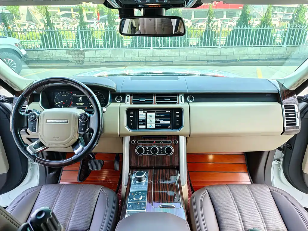 Land Rover Range Rover 2015 3.0 TDV6 Vogue 2015 - thumbnail 5