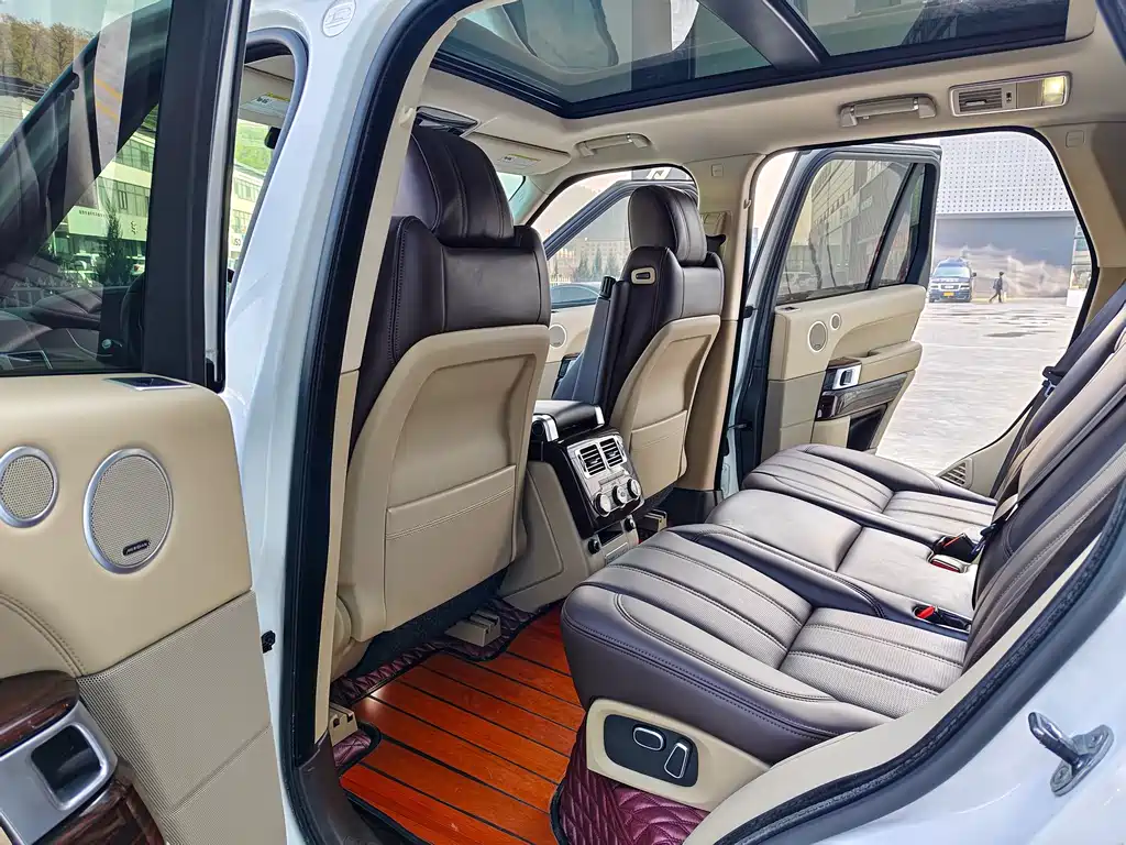 Land Rover Range Rover 2015 3.0 TDV6 Vogue 2015 - thumbnail 6
