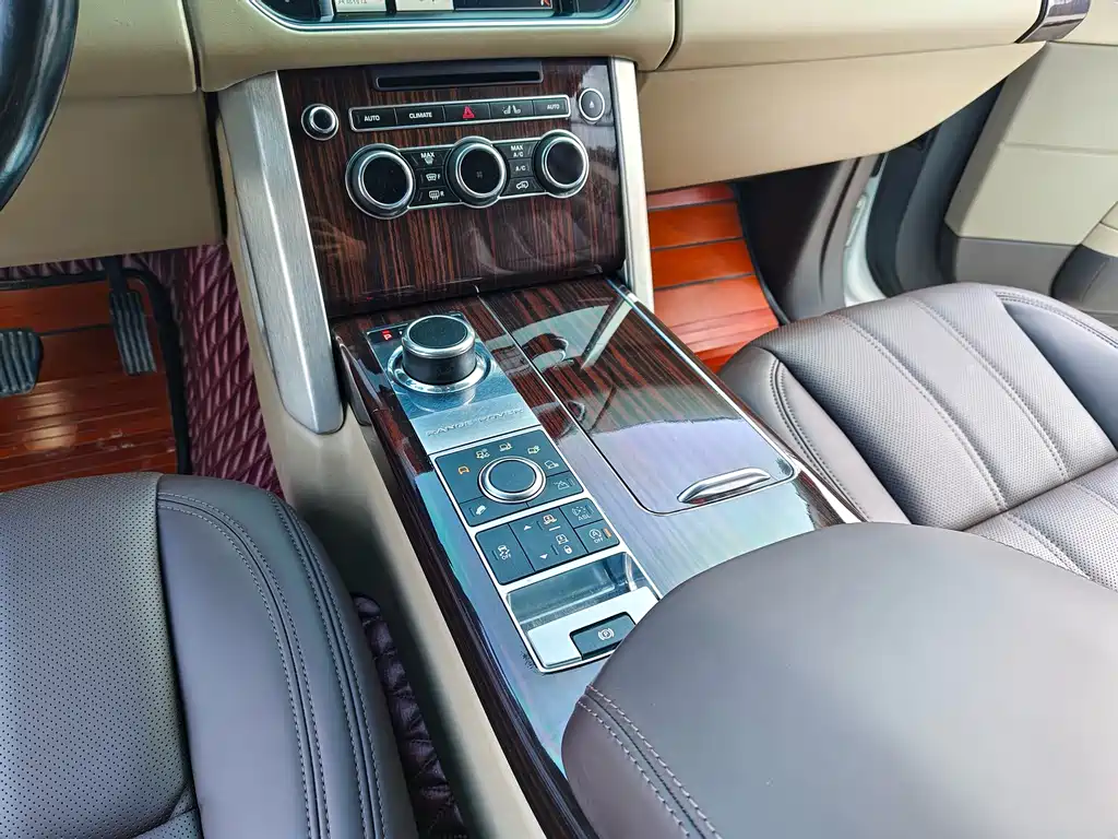 Land Rover Range Rover 2015 3.0 TDV6 Vogue 2015 - thumbnail 9