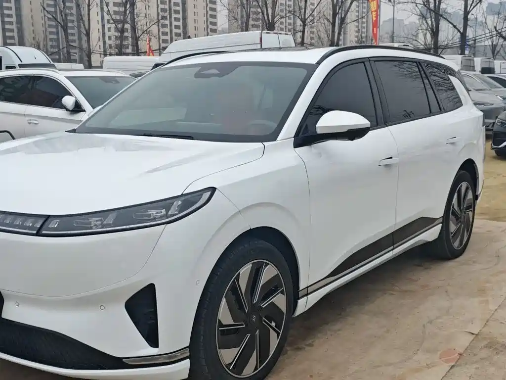 Dongfeng Yipai eπ008 2024 636Max Electric 6-seater 2024 - thumbnail 2