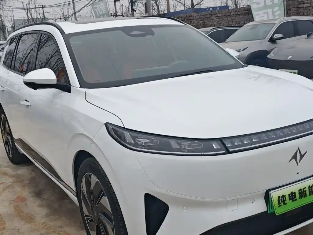 Dongfeng Yipai eπ008 2024 636Max Electric 6-seater 2024 - thumbnail 3
