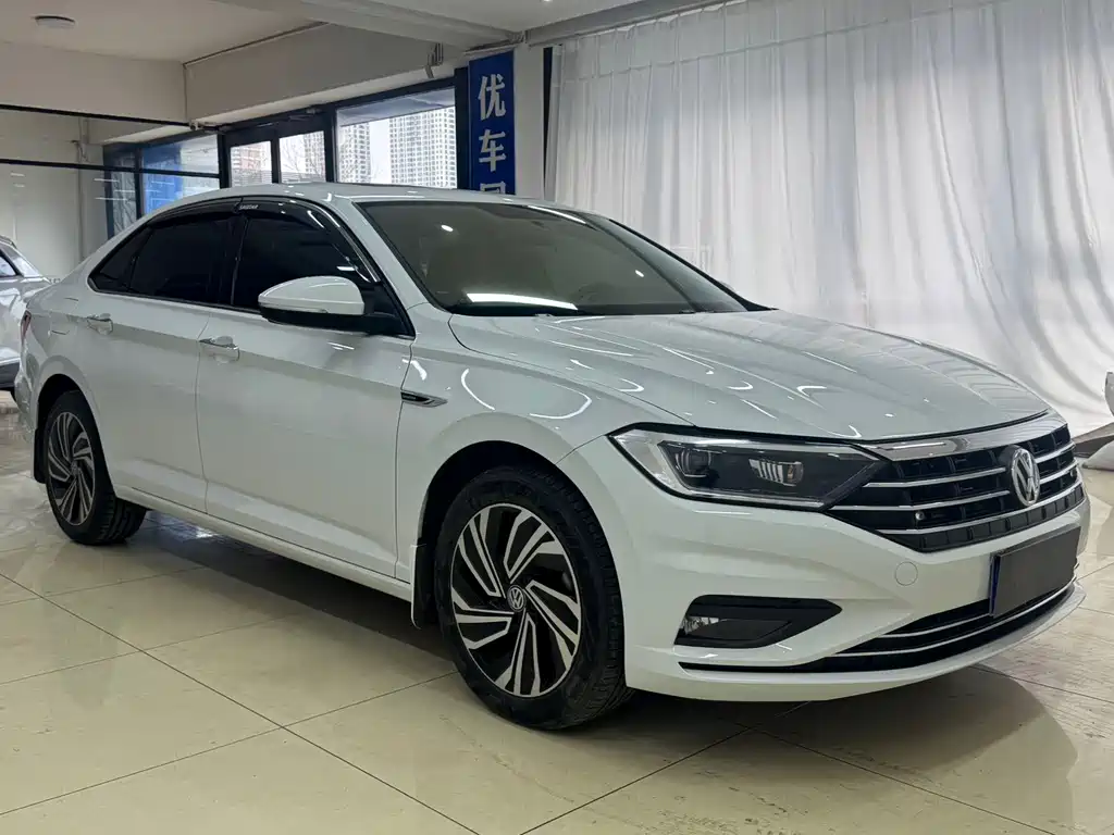 Volkswagen Volkswagen Sagitar 2022 280TSI DSG Flying Edition 2022 - thumbnail 3