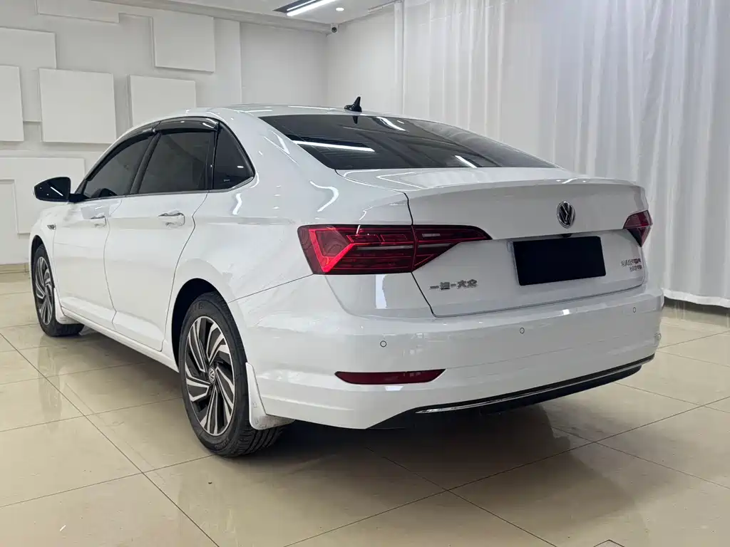 Volkswagen Volkswagen Sagitar 2022 280TSI DSG Flying Edition 2022 - thumbnail 4