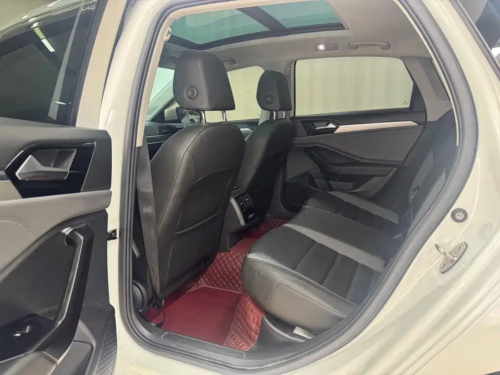 Volkswagen Volkswagen Sagitar 2022 280TSI DSG Flying Edition 2022 - thumbnail 8