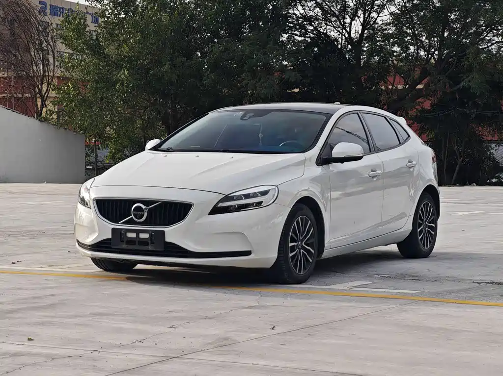 Volvo Volvo V40 2018 T3 Smart Edition 2018 - thumbnail 2