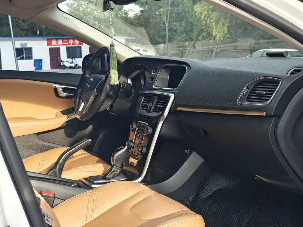 Volvo Volvo V40 2018 T3 Smart Edition 2018 - thumbnail 4