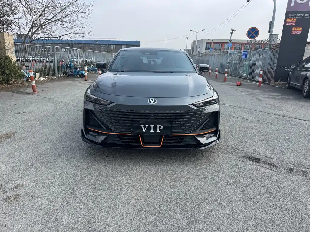 Changan Changan UNI-V 2023 1.5T Sport Edition 2024 - thumbnail 2