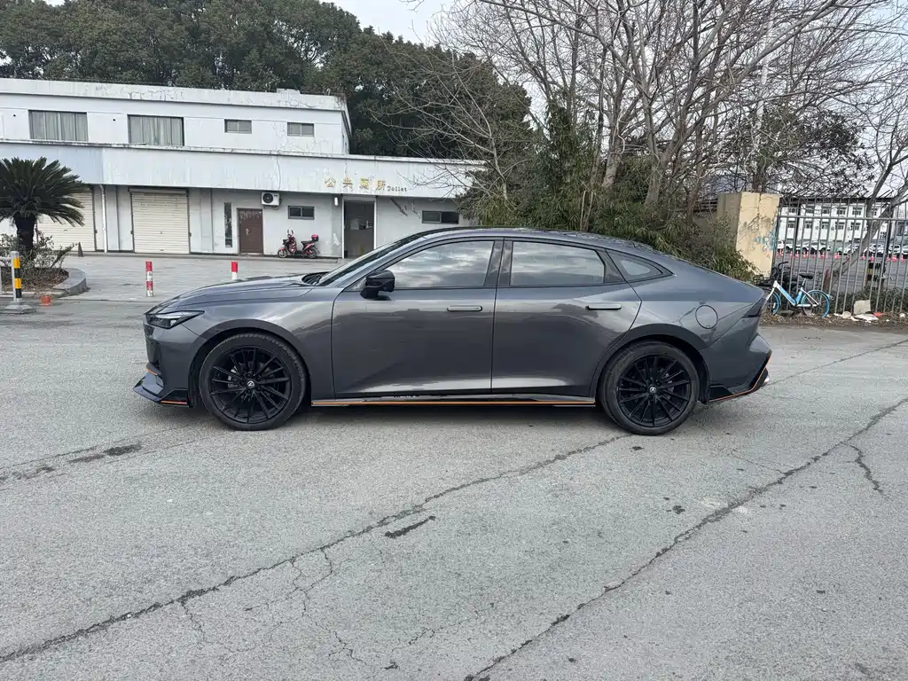 Changan Changan UNI-V 2023 1.5T Sport Edition 2024 - thumbnail 3