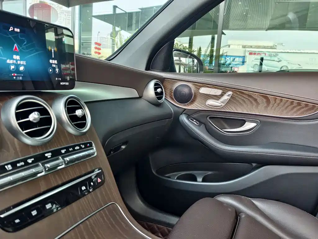 Mercedes-Benz Mercedes-Benz GLC 2020 Facelift GLC 300 L 4MATIC Sport Edition 2020 - thumbnail 19