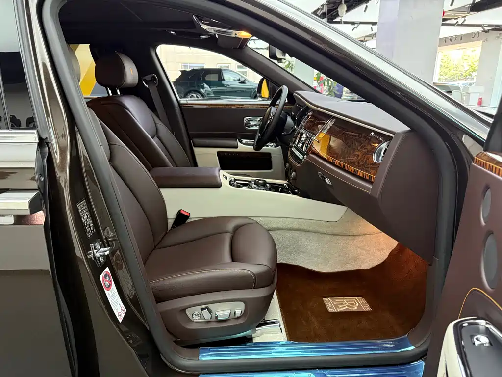 Rolls-Royce Ghost 2015 Series II Extended Wheelbase 2016 - thumbnail 10