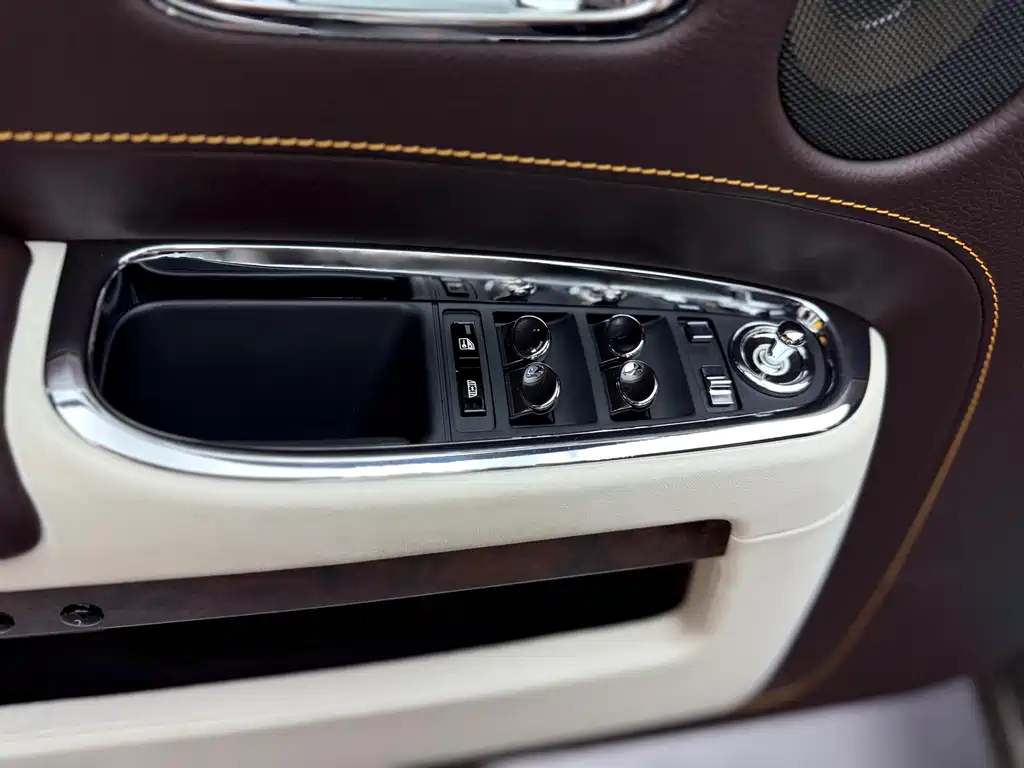 Rolls-Royce Ghost 2015 Series II Extended Wheelbase 2016 - thumbnail 15