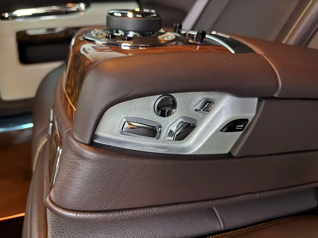 Rolls-Royce Ghost 2015 Series II Extended Wheelbase 2016 - thumbnail 17
