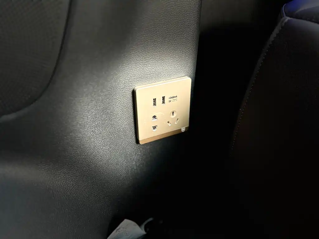 Maxus MAXUS G10 2018 PLUS 2.0T Automatic Executive Edition 2019 - thumbnail 16