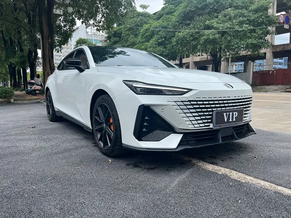 Changan Changan UNI-V 2022 1.5T Premium Edition 2022 - thumbnail 3
