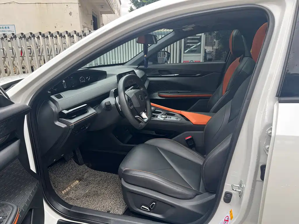 Changan Changan UNI-V 2022 1.5T Premium Edition 2022 - thumbnail 5