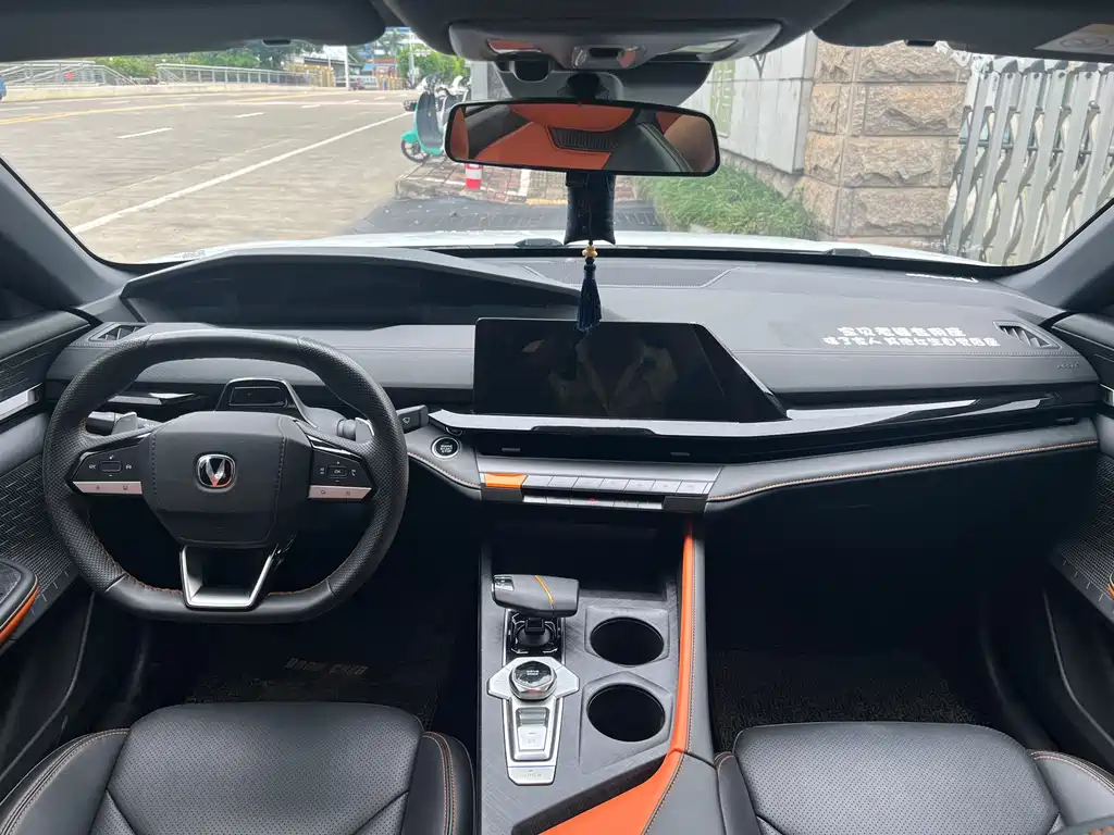 Changan Changan UNI-V 2022 1.5T Premium Edition 2022 - thumbnail 6