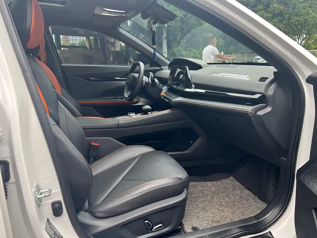 Changan Changan UNI-V 2022 1.5T Premium Edition 2022 - thumbnail 7