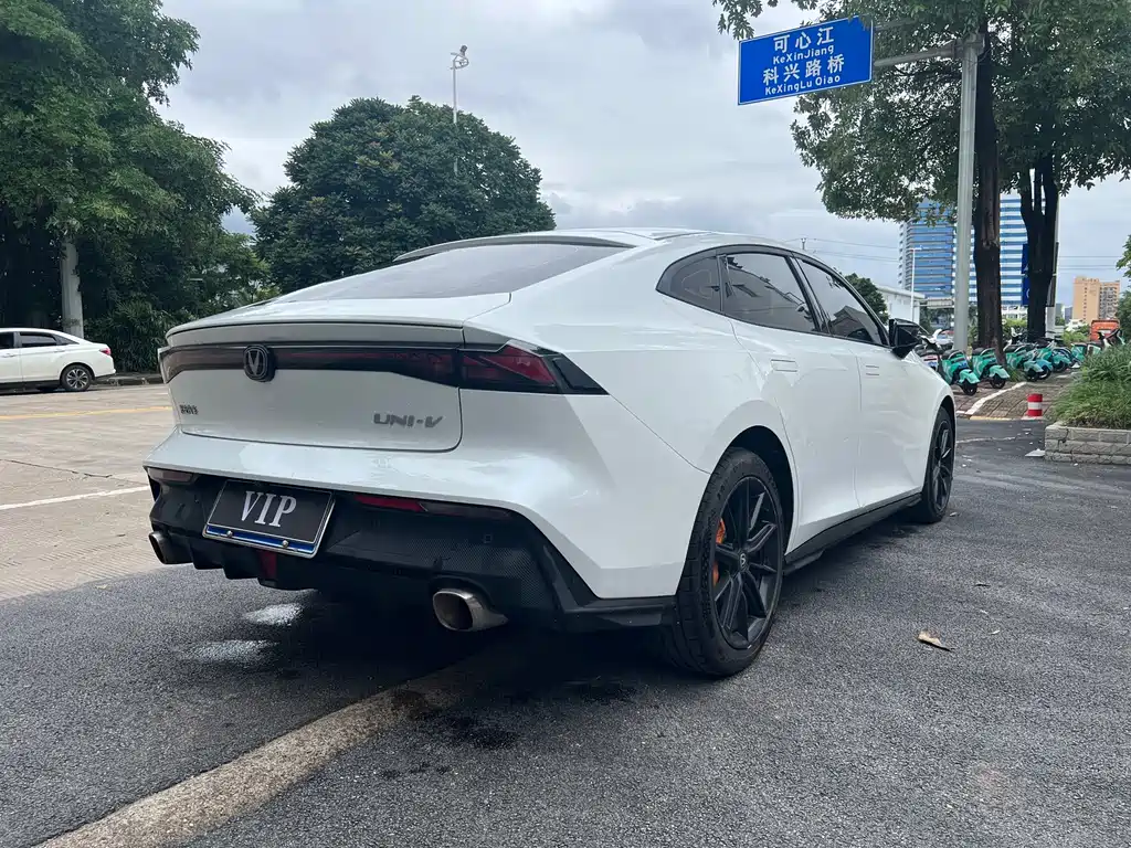 Changan Changan UNI-V 2022 1.5T Premium Edition 2022 - thumbnail 12