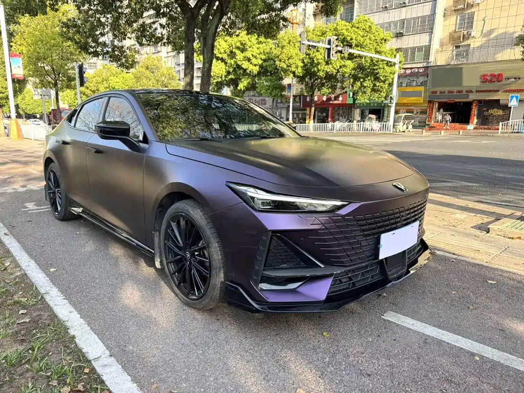 Changan Changan UNI-V 2022 1.5T Sport Edition 2022 - thumbnail 3