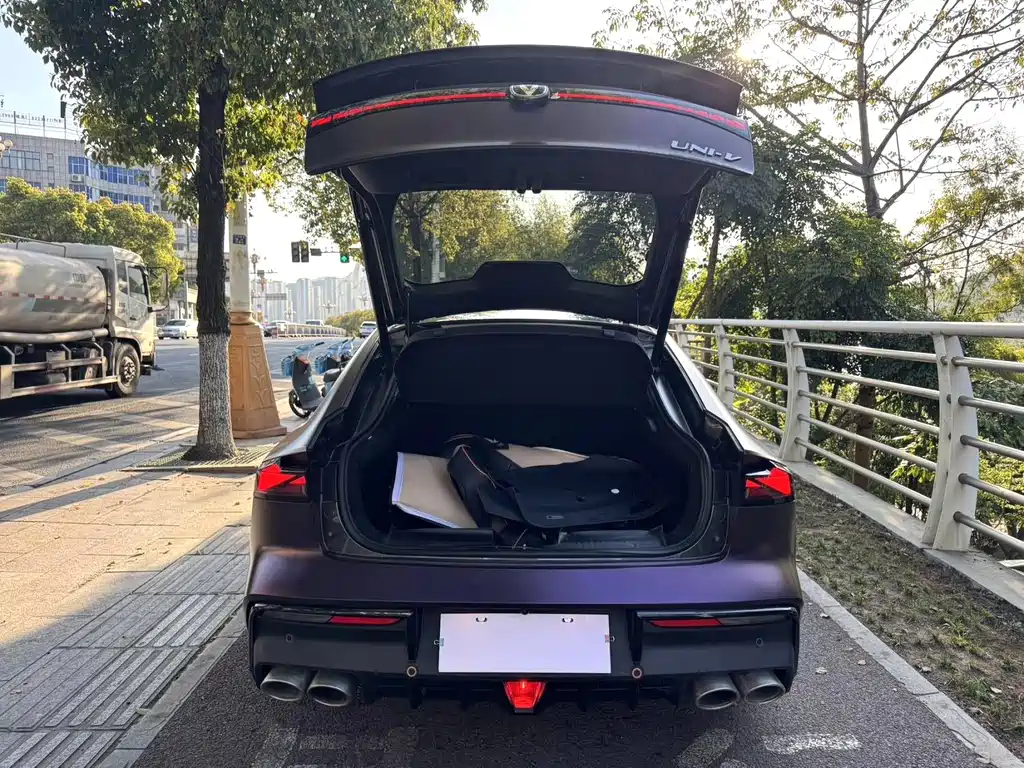 Changan Changan UNI-V 2022 1.5T Sport Edition 2022 - thumbnail 8