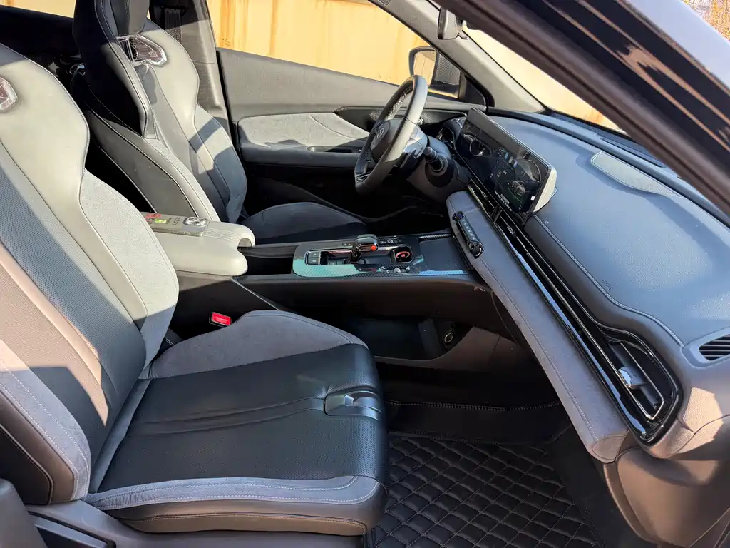 GAC Trumpchi Lingpai 2024 400T Automatic Lingpai R PRO Edition 2024 - thumbnail 10
