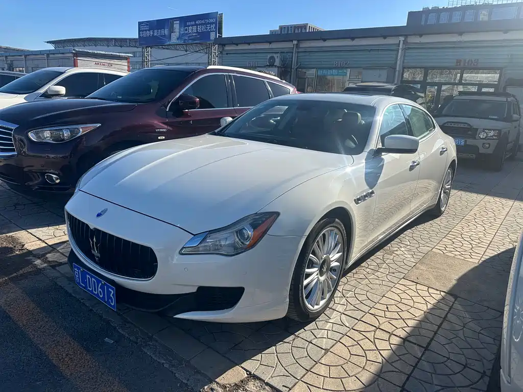 Maserati Chrysler 300C 2013 3.0T Standard Edition 2014 - thumbnail 3