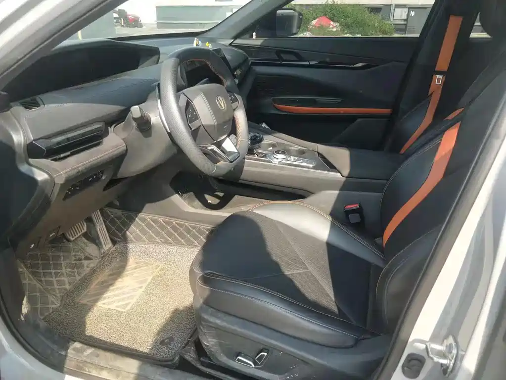 Changan Changan UNI-V 2022 1.5T Sport Edition 2022 - thumbnail 4