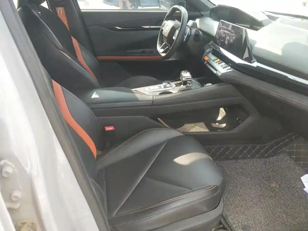 Changan Changan UNI-V 2022 1.5T Sport Edition 2022 - thumbnail 5