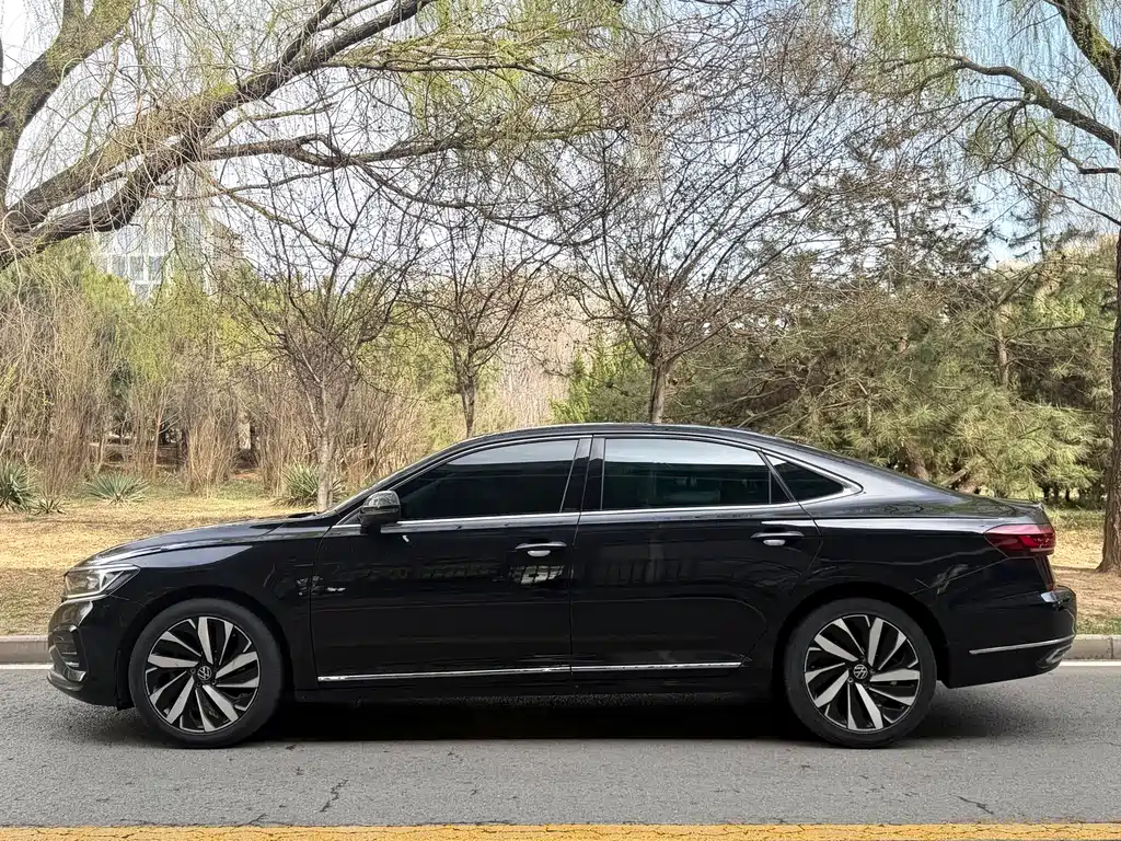 Volkswagen Volkswagen Passat 2022 330TSI Elite Edition 2022 - thumbnail 3