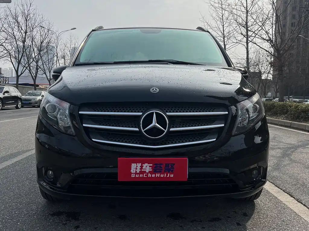 Mercedes-Benz Vito 2020 2.0T Elite 7-seater 2021 - thumbnail 3