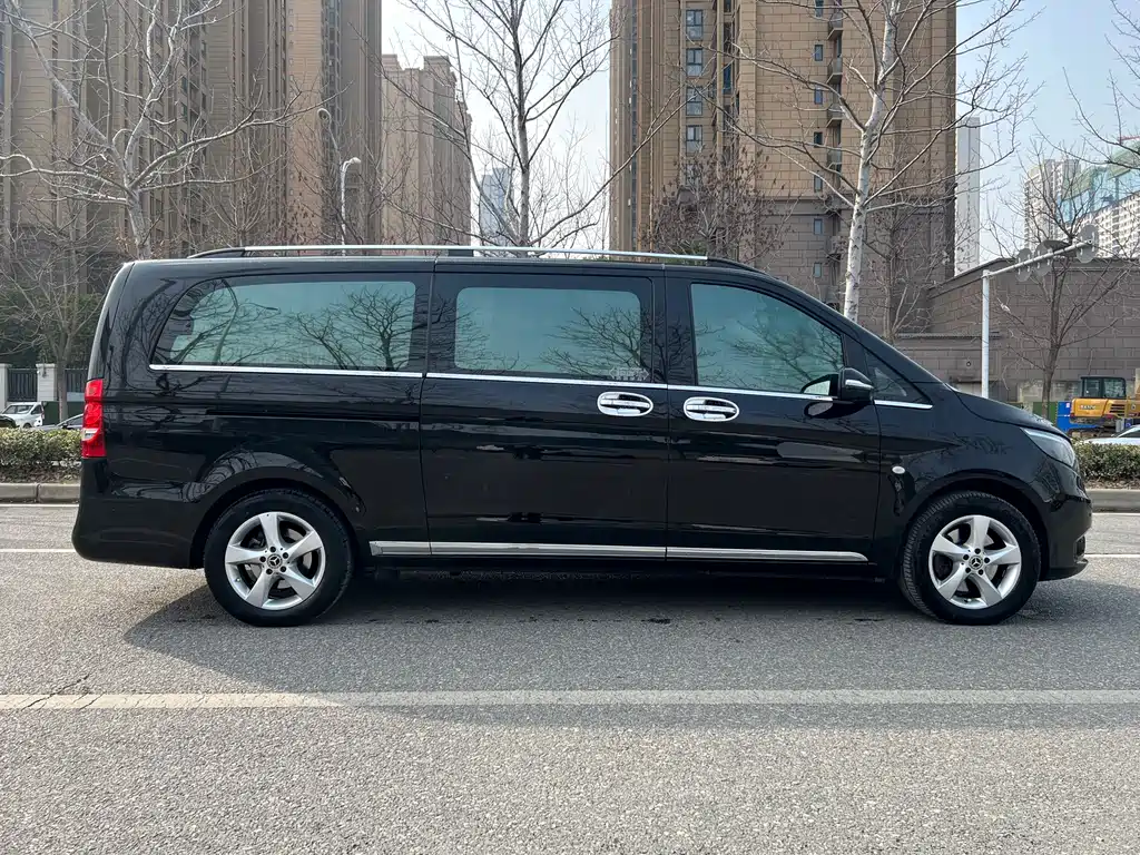 Mercedes-Benz Vito 2020 2.0T Elite 7-seater 2021 - thumbnail 4