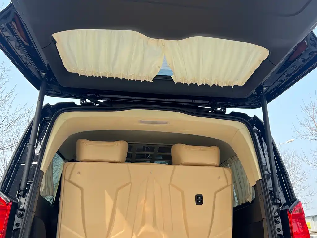 Mercedes-Benz Vito 2020 2.0T Elite 7-seater 2021 - thumbnail 10