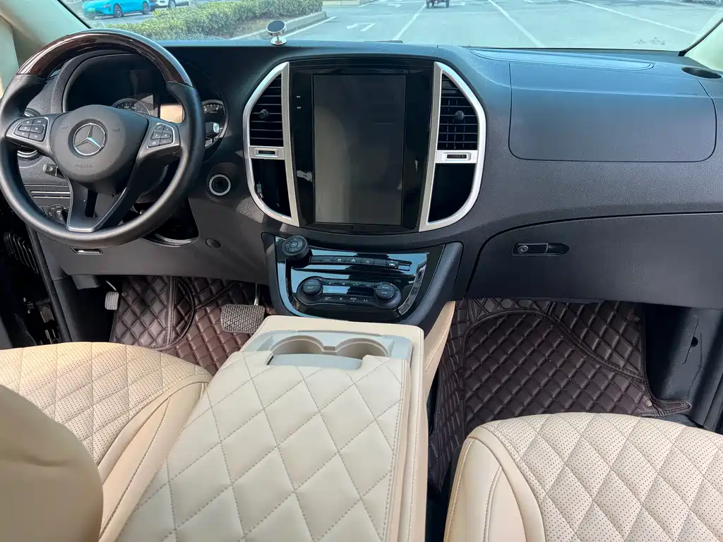 Mercedes-Benz Vito 2020 2.0T Elite 7-seater 2021 - thumbnail 17