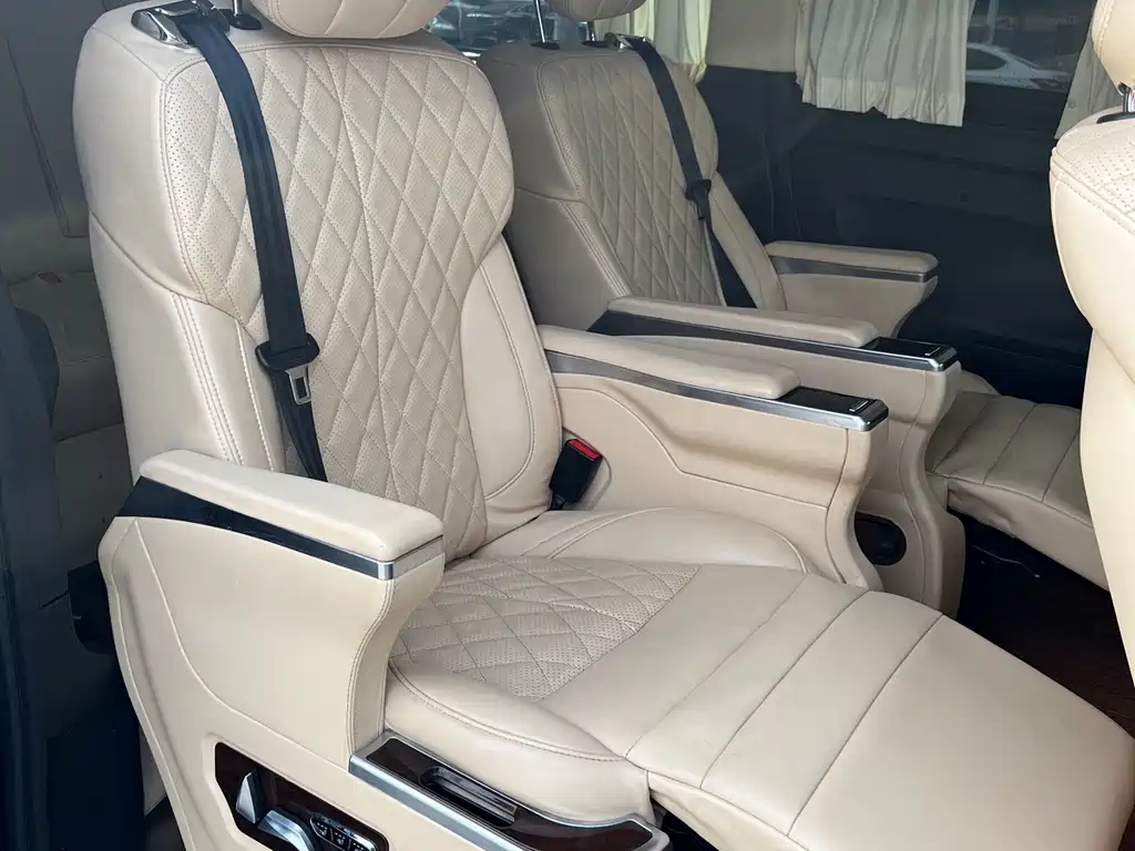 Mercedes-Benz Vito 2020 2.0T Elite 7-seater 2021 - thumbnail 20