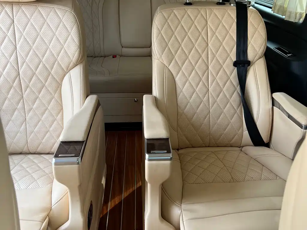 Mercedes-Benz Vito 2020 2.0T Elite 7-seater 2021 - thumbnail 24